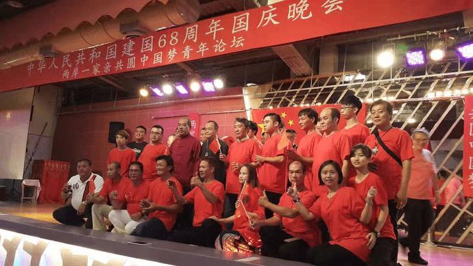 视频:在地震安置点,孩子们度过难忘的生日